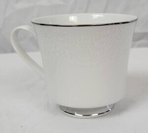 Crown Victoria Lovelace 3.25" Teacup